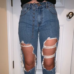 Ripped high waisted jeans